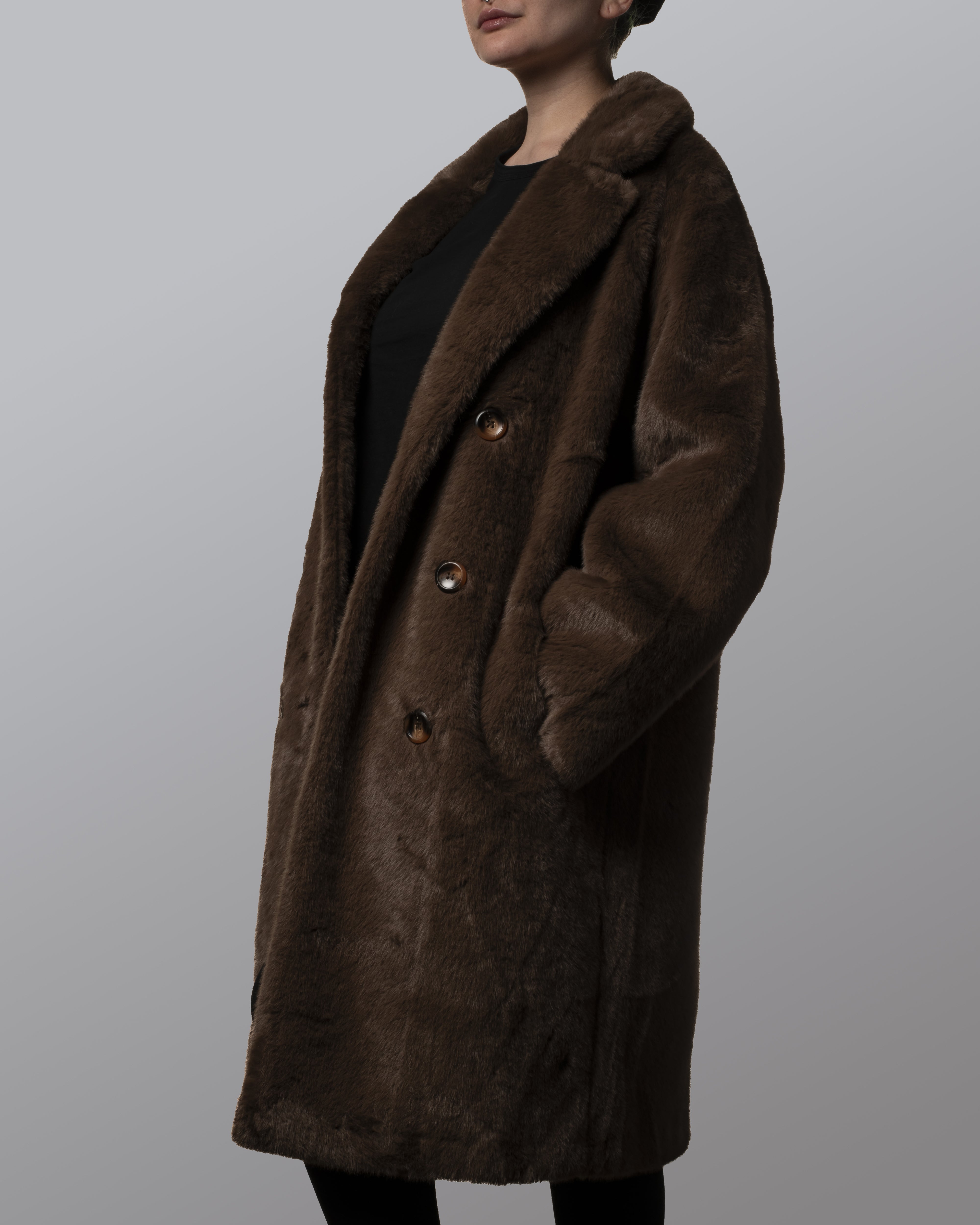 Abrigo oversize piel café