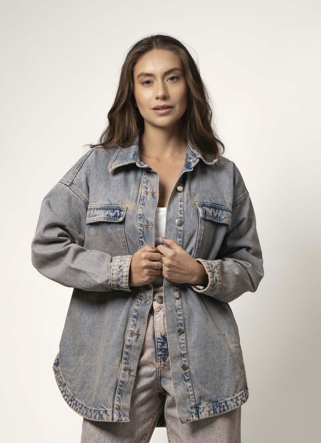 Sobrecamisa oversize contraste rosa