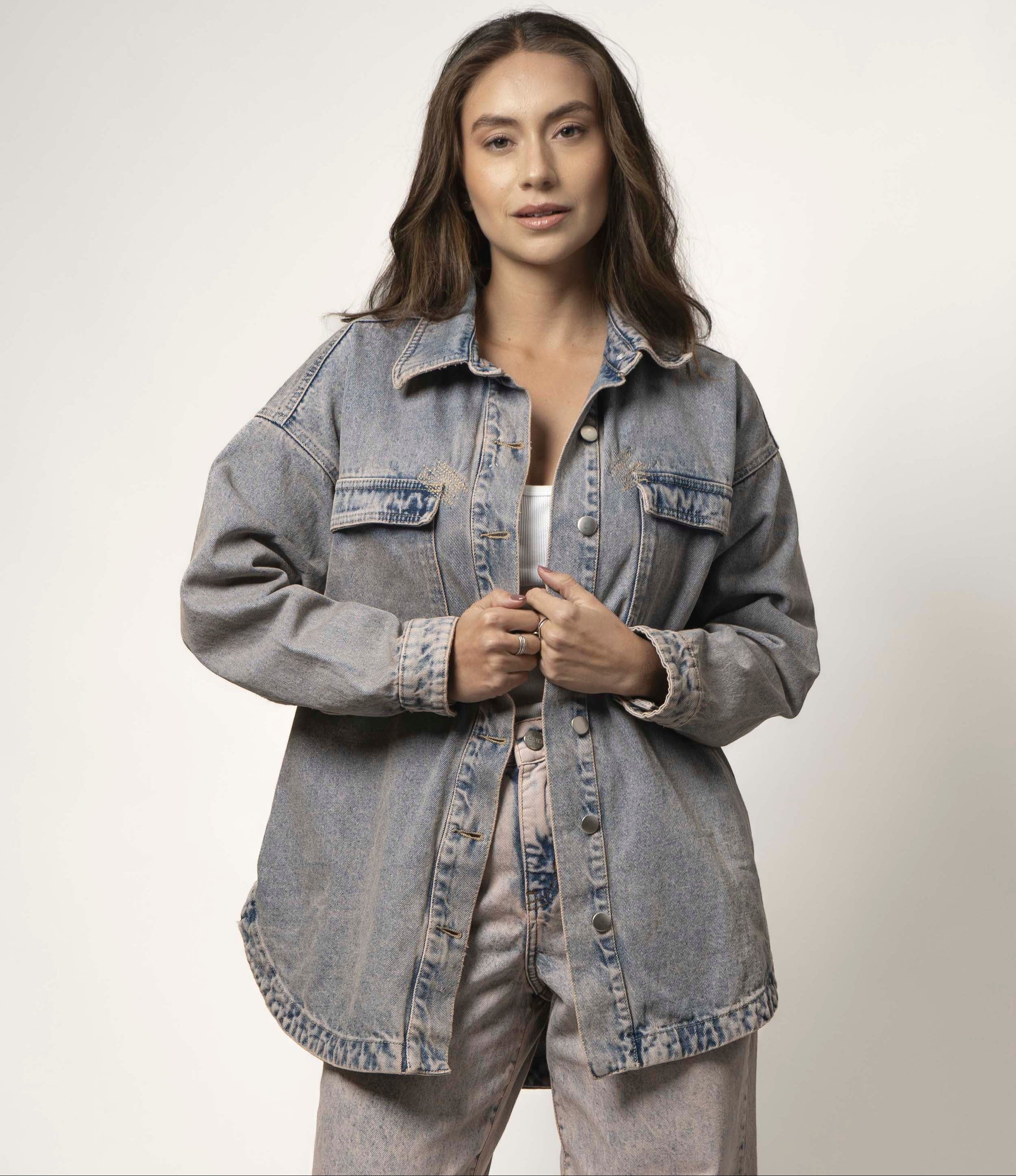 Sobrecamisa oversize contraste rosa