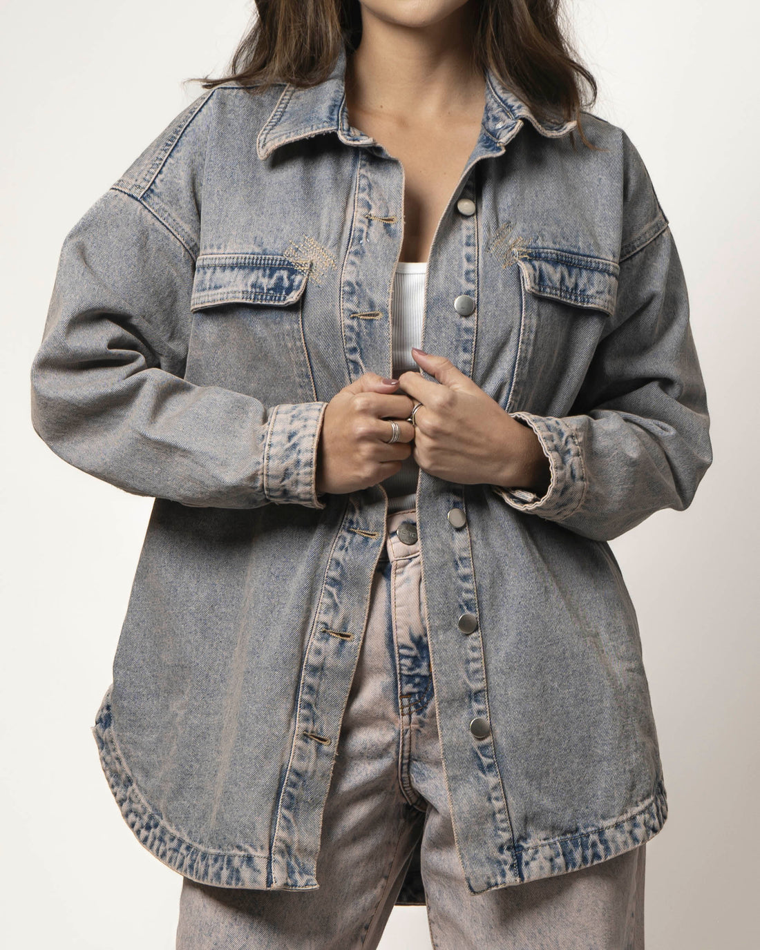 Sobrecamisa oversize contraste rosa