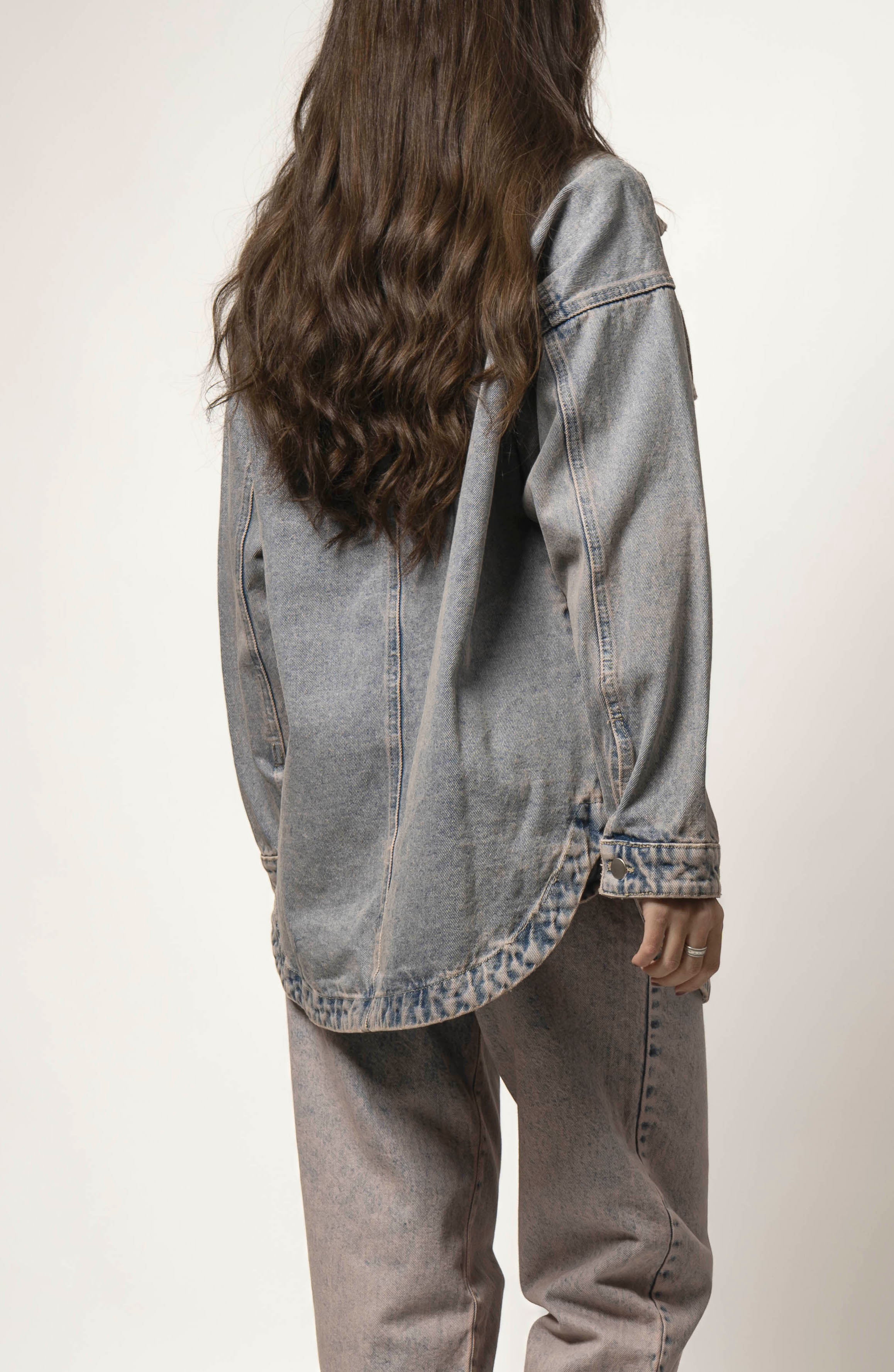 Sobrecamisa oversize contraste rosa