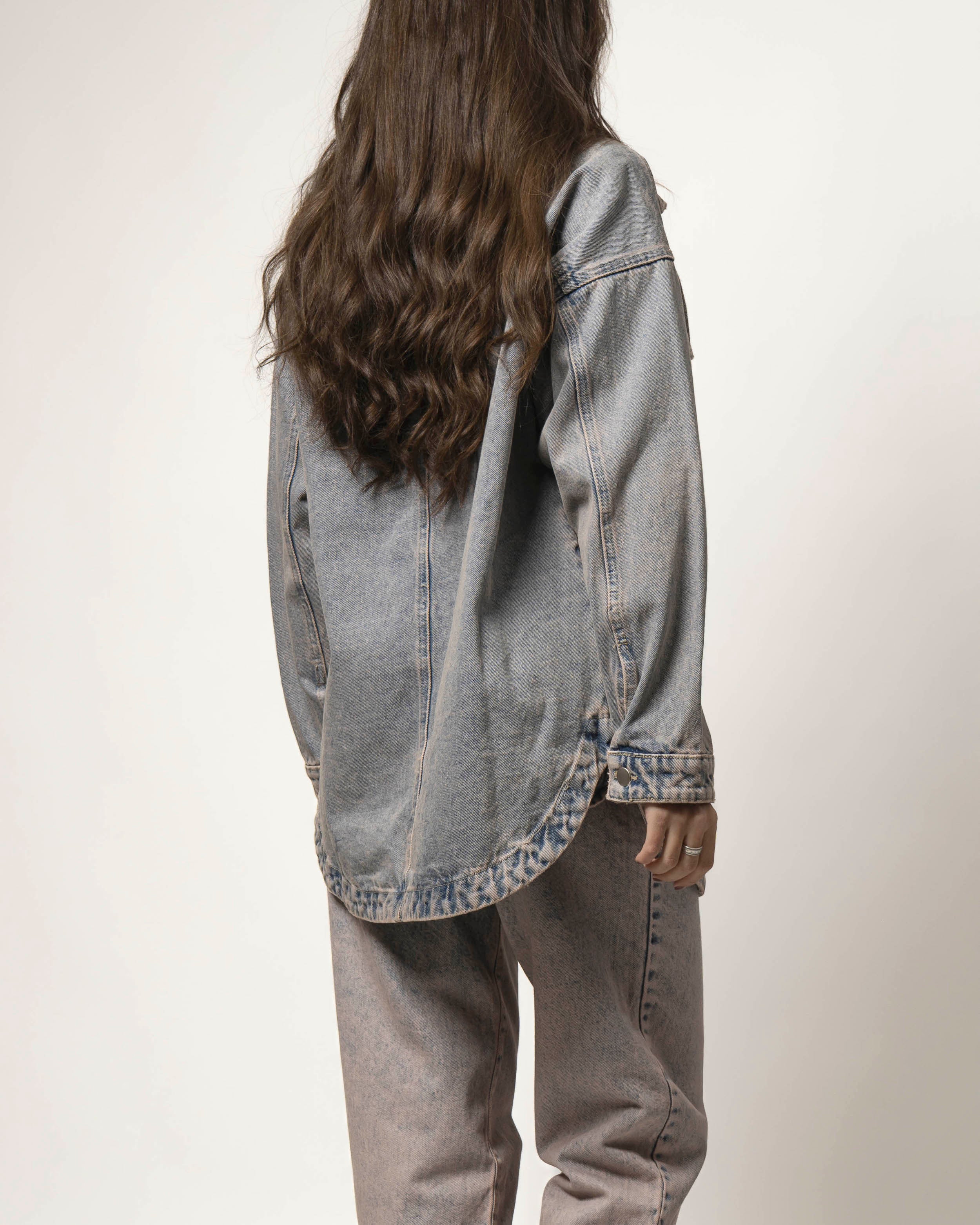 Sobrecamisa oversize contraste rosa