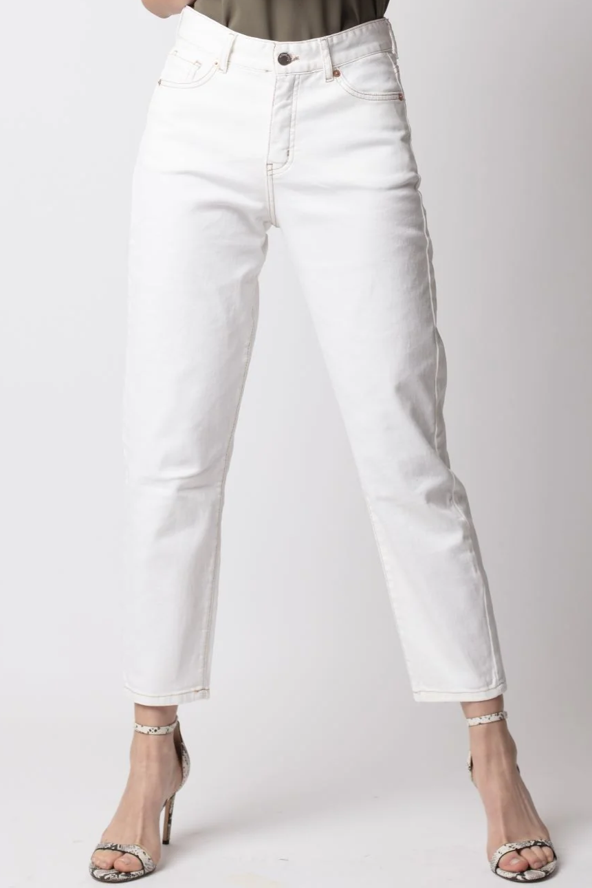 Jeans mom Olivia Crudo